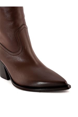 Texan boots in brown leather ELENA IACHI | E3998SEQUOIA